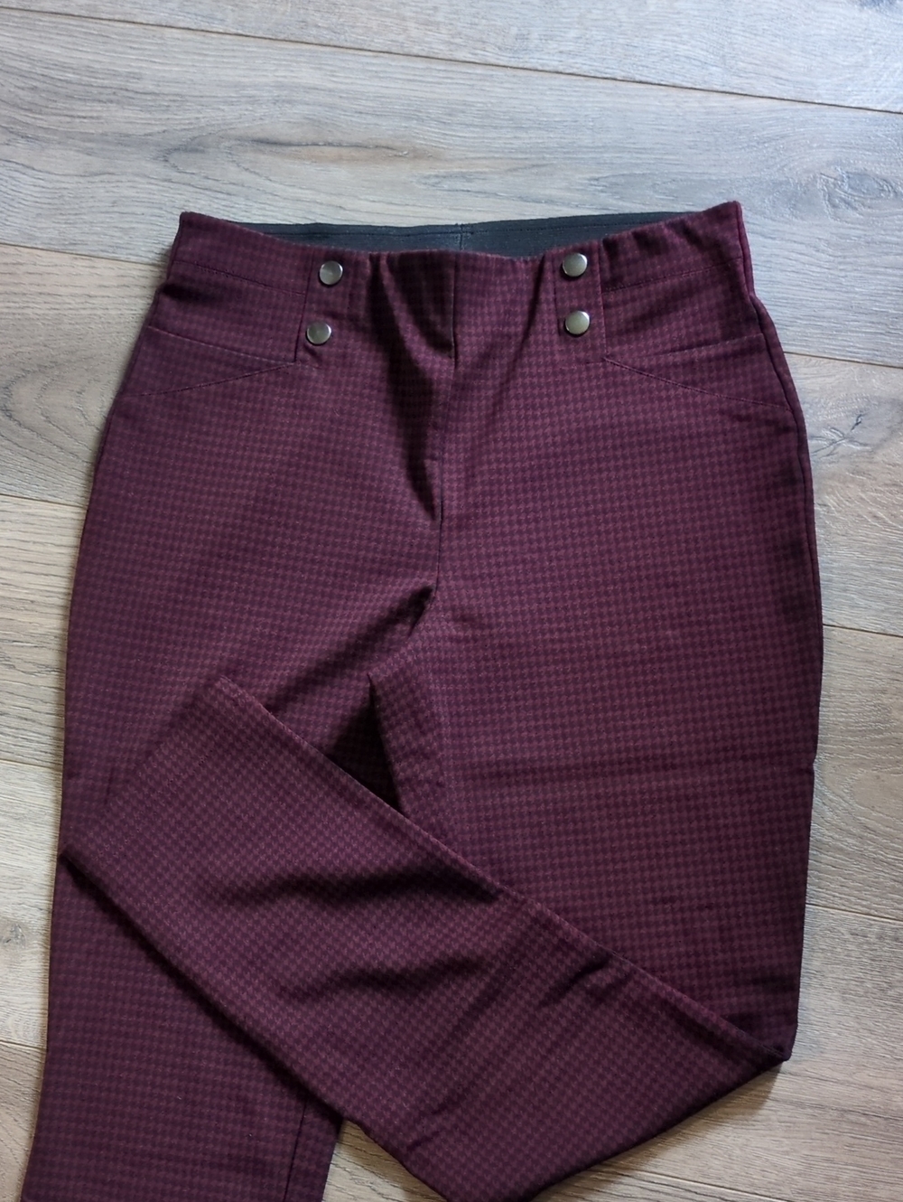 Burgundy Houndstooth Stretch Pants